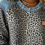 Sweatshirt em Patchwork com Estampado de Leopardo